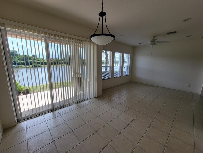 Photo - 685 Pacific Grove Dr Unit 2