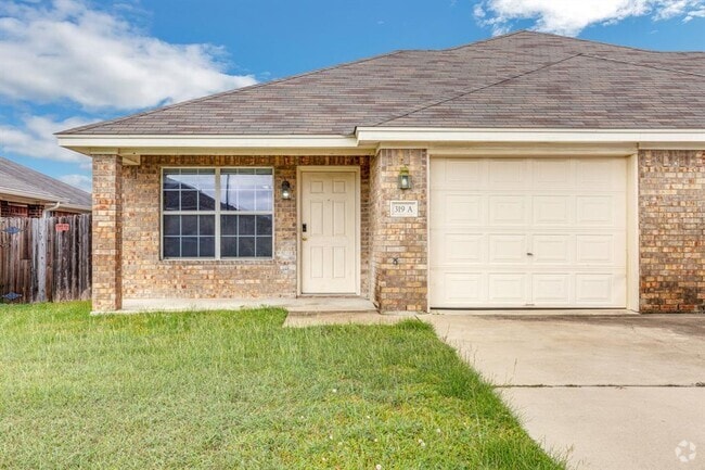 Building Photo - 319 Cedar Ridge Dr Rental