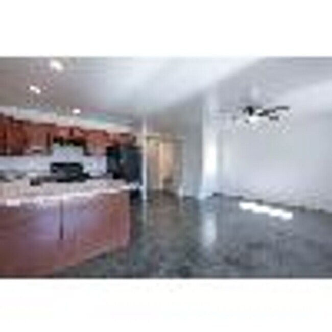 Photo - 8571 Spouse Dr Unidad #A