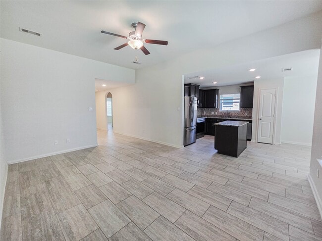 Photo - 332 Lone Mountain Dr