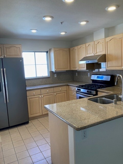 Photo - 989 Asilomar Ter