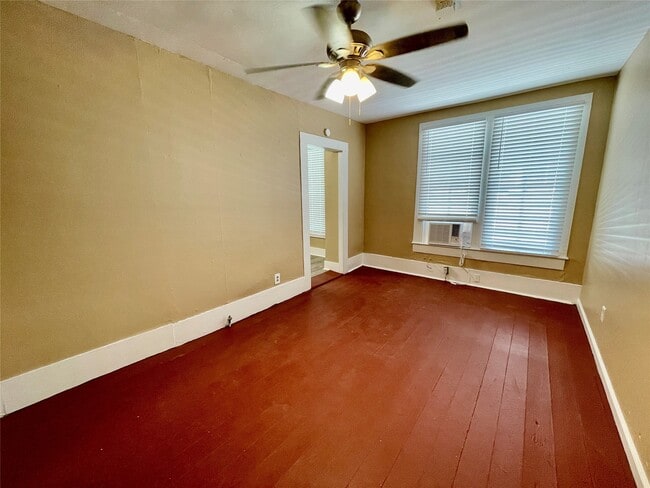 Photo - 1814 Ave M 1/2