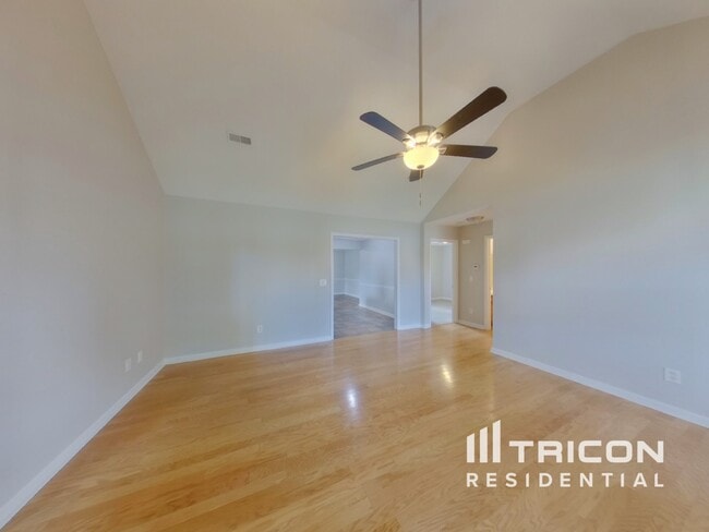 Photo - 2108 Montgomery Ln