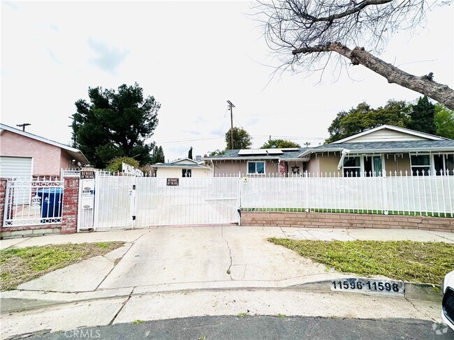 Building Photo - 11598 Cranston Ave Rental