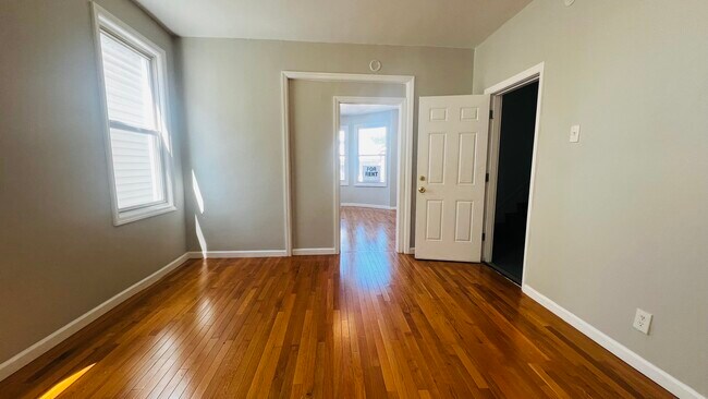 SALA DE ESTAR - 81 2nd St Unidad 2FL