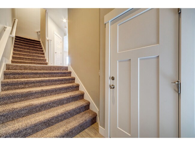 Photo - 687 S 1840 W