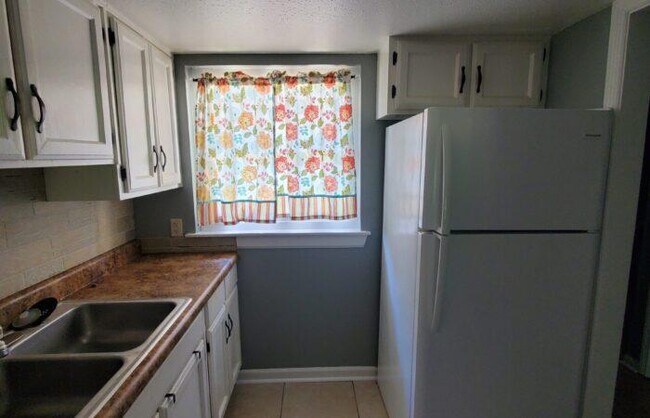 1305 Proper St