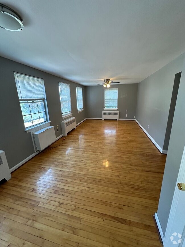 Building Photo - 209 W Parkway Ave Unit Apt B