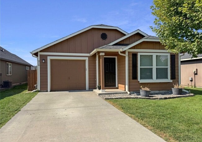 Building Photo - 314 SW Homestead Ave