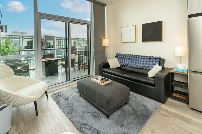 Photo - 415 Sea Ray Ave Unit SI ID1556413P