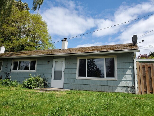 2 br, 1 bath House - 1612 E. 31st St - 2 br, 1 bath House - 1612 E. 31st St