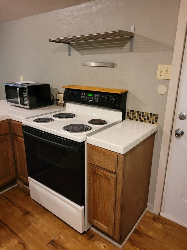Photo - 608 N 30th St