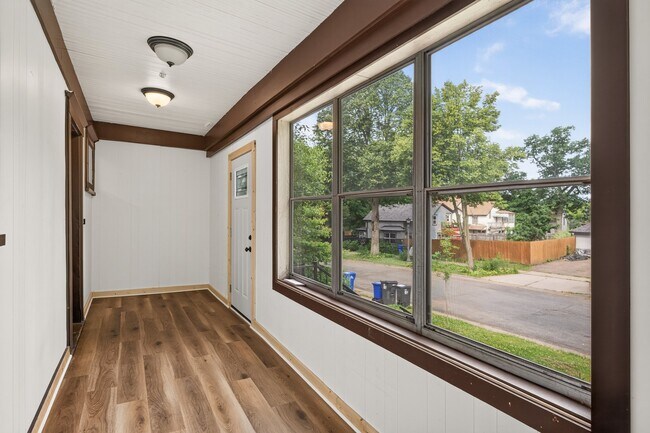 Photo - 754 5th St E Unidad 1