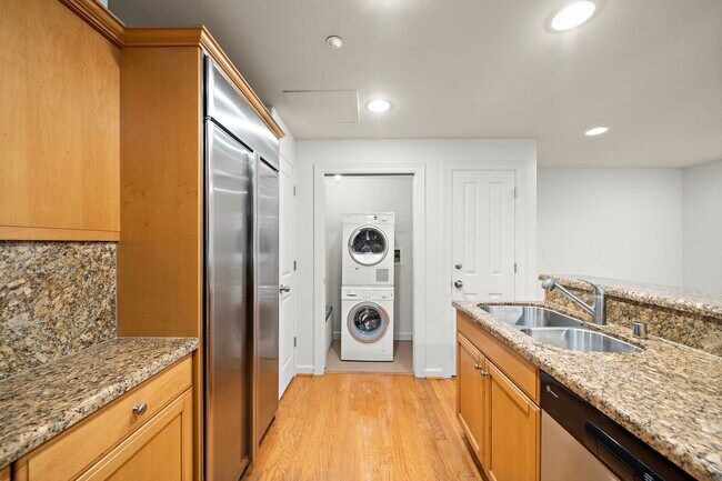 Photo - 914 Main St Unit 1105