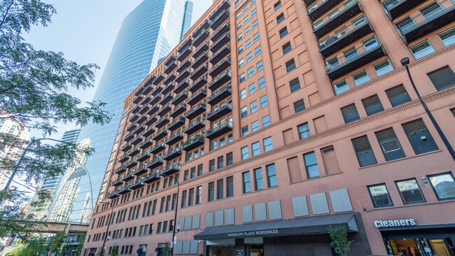 Building Photo - 165 N Canal St Unit 828