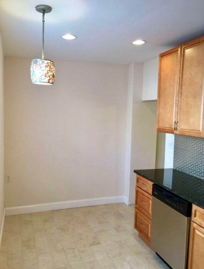 Photo - 305 Mifflin St