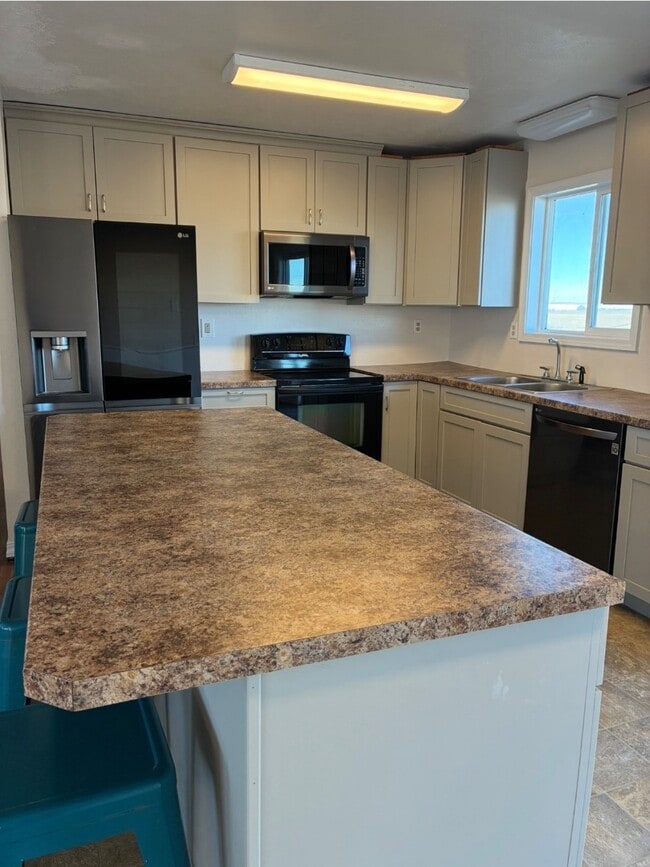 Photo - 2862 E 400 S