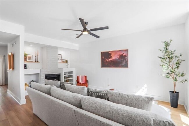 Photo - 1210 Cleburne Ave NE