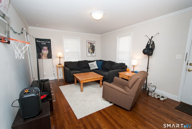 Photo - 435 Ruth St