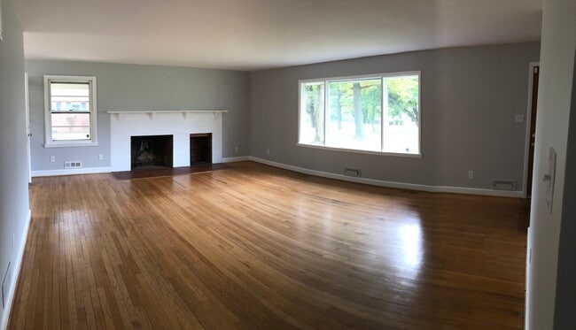 Photo - 7933 Old Seventh St