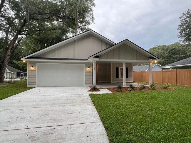 Photo - 3 Bed 2 Bath Home with Porches and Huge Ba...
