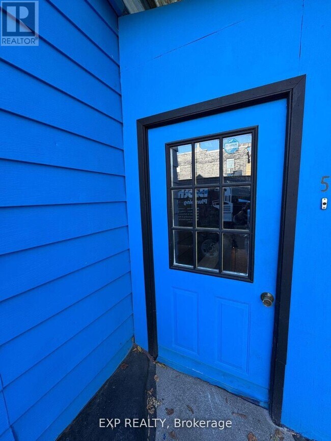 Photo - 1594 Dupont St