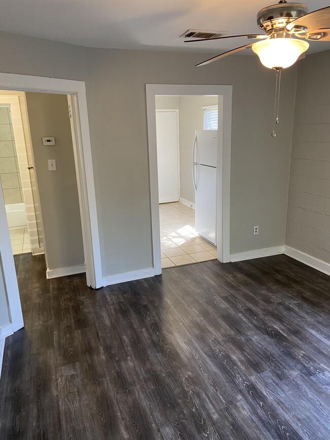 Photo - 1557 Van Dorn St