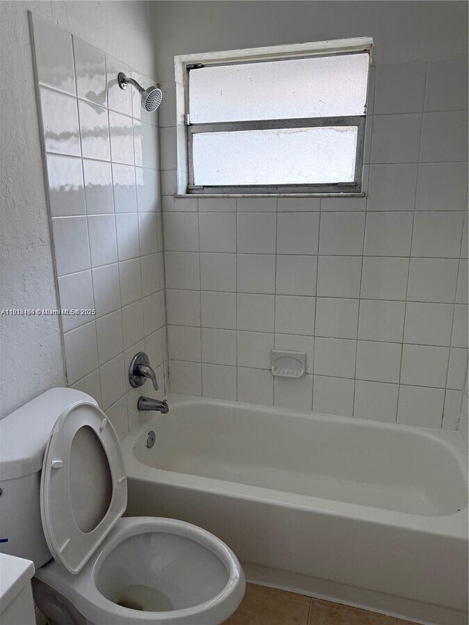 Photo - 2730 NW 15th Ct Unit 2