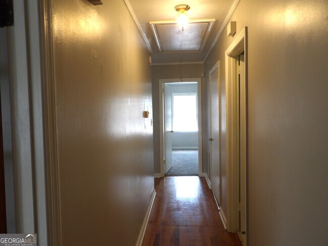 Photo - 1269 James St