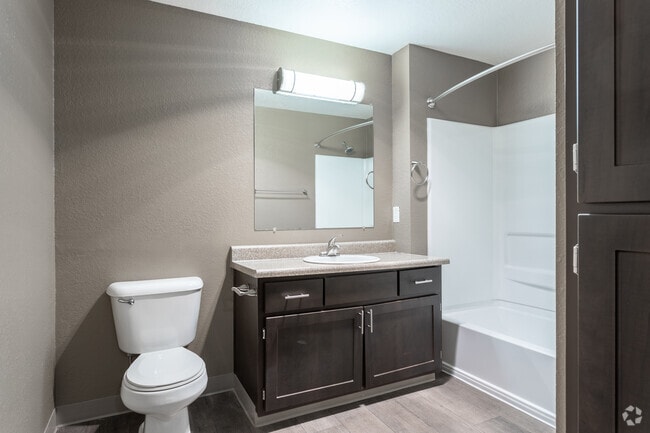 1BR, 1BA - 774 SF
