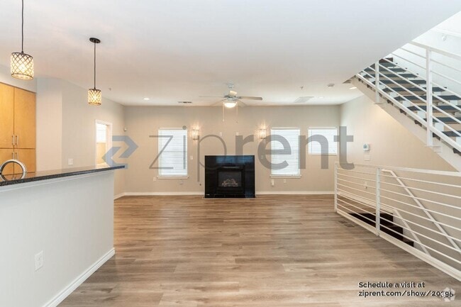Building Photo - 2606 Wilson St Rental
