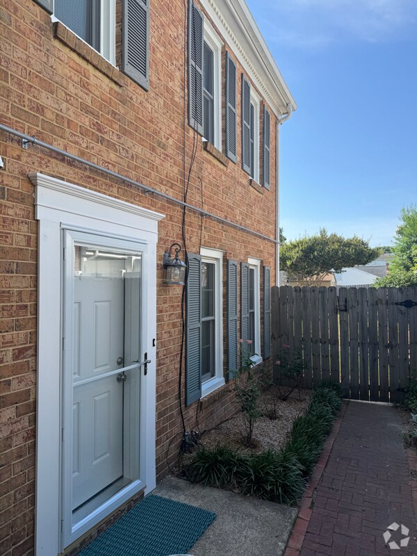 Building Photo - 210 73rd St Rental