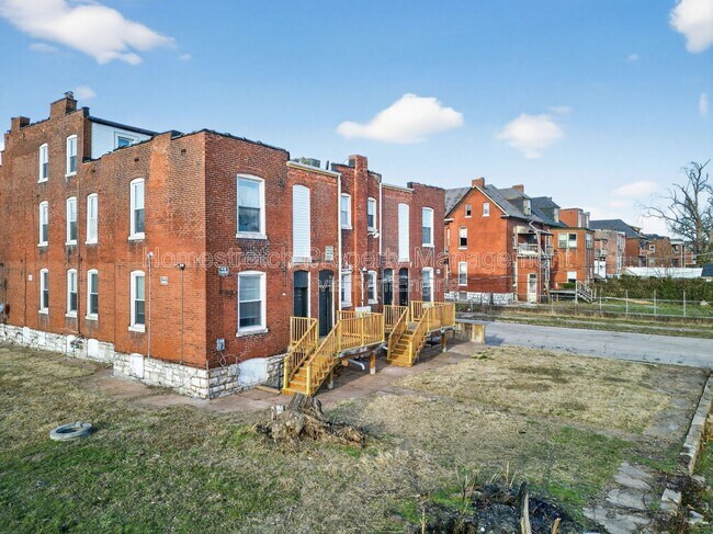 Photo - 2100 Adelaide Ave Unit 2f