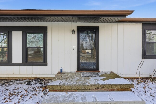 Photo - 566 E 10th St