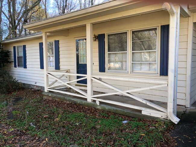 Updated Pictures Coming Soon (12/15/2025) - 1015 Eastview Rd NE