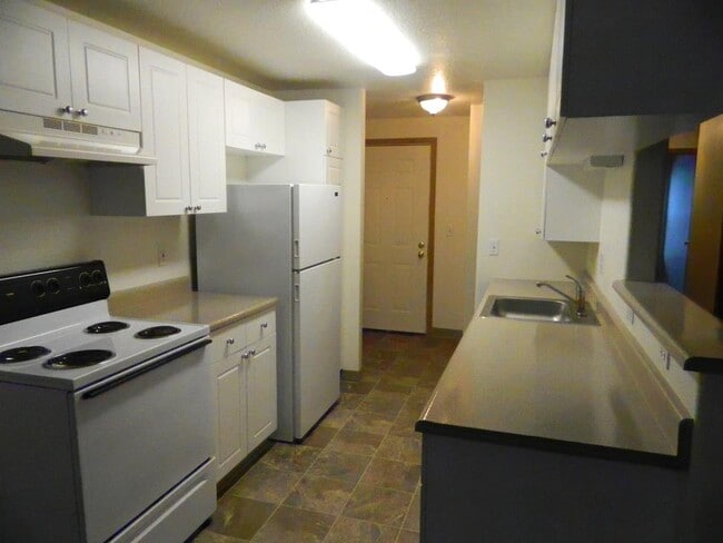 Creekside Villa Apartments