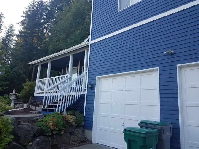 Photo - Ridgetop / Island Lake home located in a c...