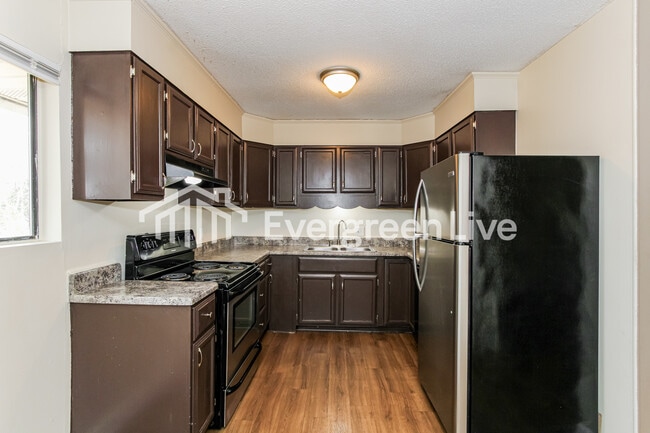 Photo - 209 Point S Ln