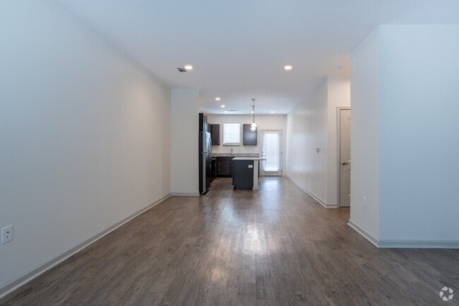 3BR, 2BA - 1,395 SF