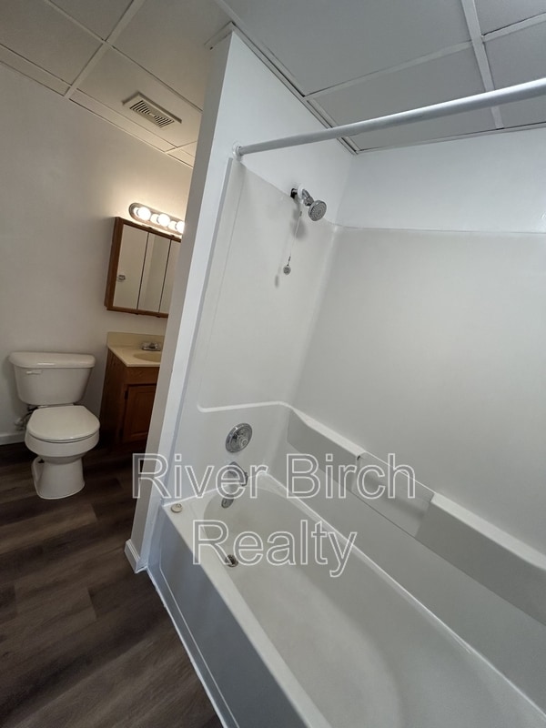 Photo - 525 E Pine St