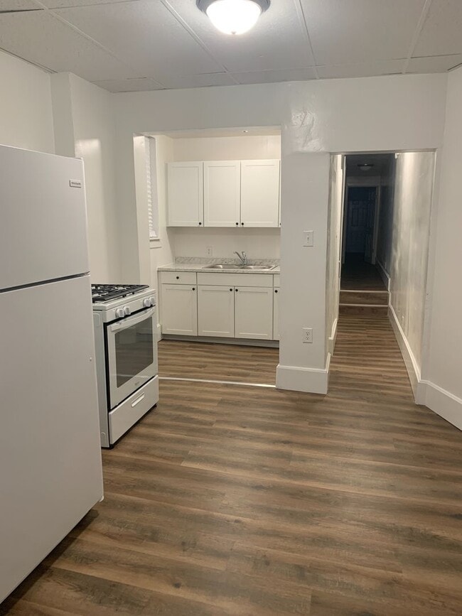 Photo - Video in Photos! Downtown York 2 Bedroom-1st Floor