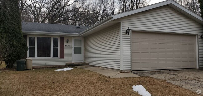 Building Photo - Inviting Single Family Home For Lease