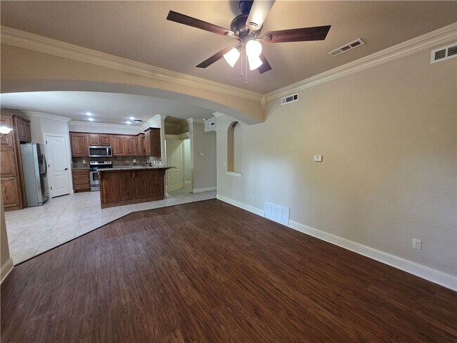 Photo - 605 NW 17th Ct