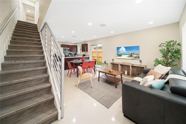 Photo - 1183 NE 111th St