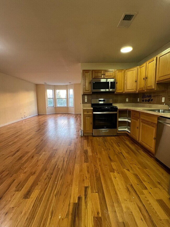 209 Franklin St Unit 2