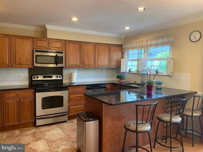 Building Photo - 14106 Rocky Valley Dr
