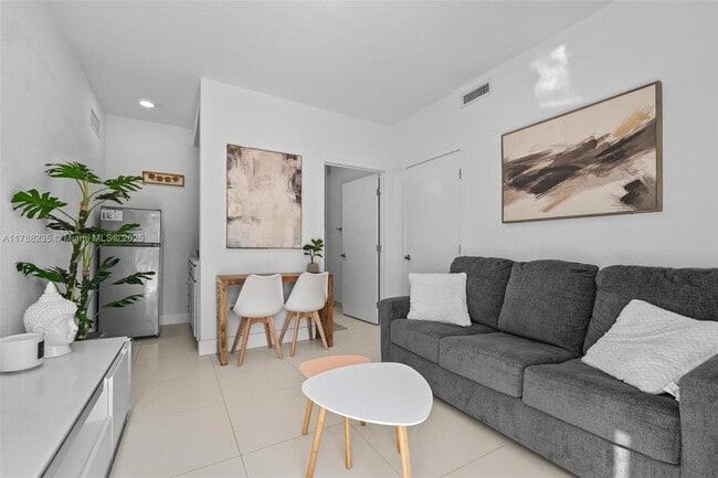 Photo - 206 NW 11th Ct Unit 1