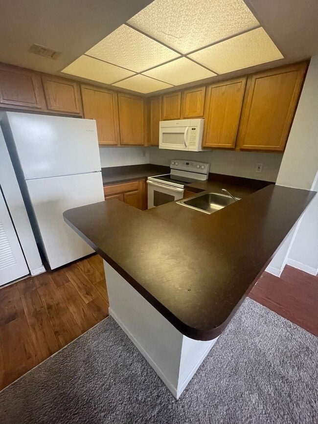 Photo - ONE BEDROOM ONE BATHROOM! WATERFRONT COMMUNITY!!! Unit -1