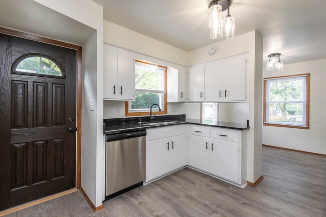Photo - 2623 N 122nd St