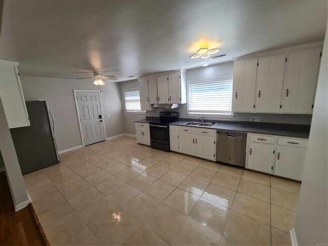 Photo - 2634 Fairmont Rd